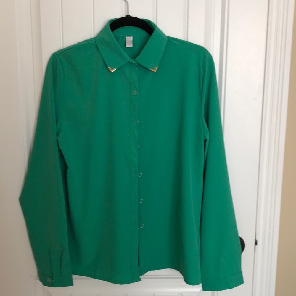 Green button down